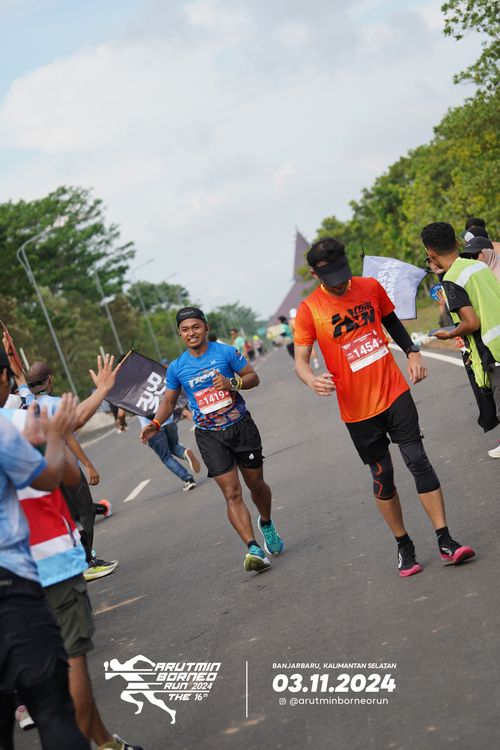 Race photo from Arutmin Borneo Run 2024