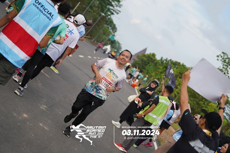 Race photo from Arutmin Borneo Run 2024