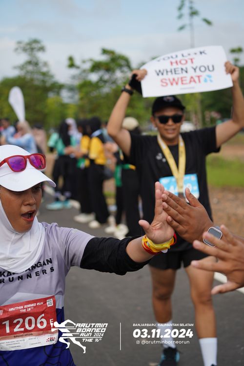 Race photo from Arutmin Borneo Run 2024