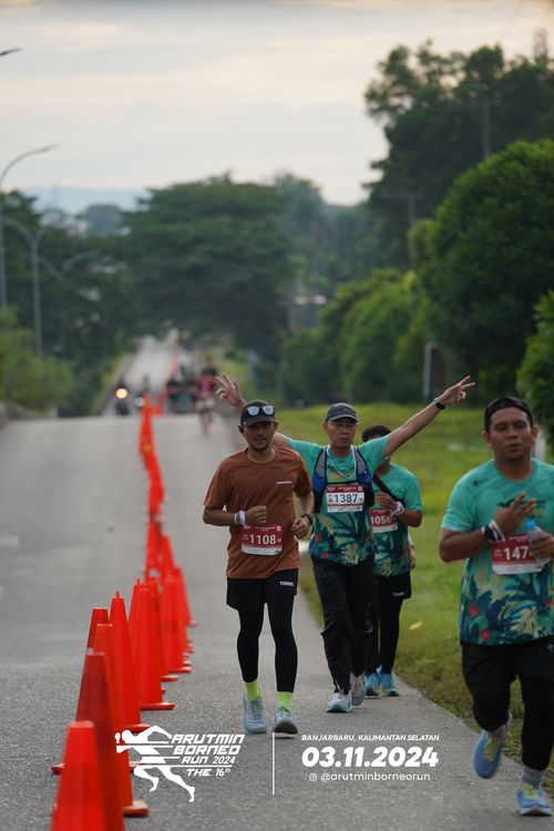 Race photo from Arutmin Borneo Run 2024