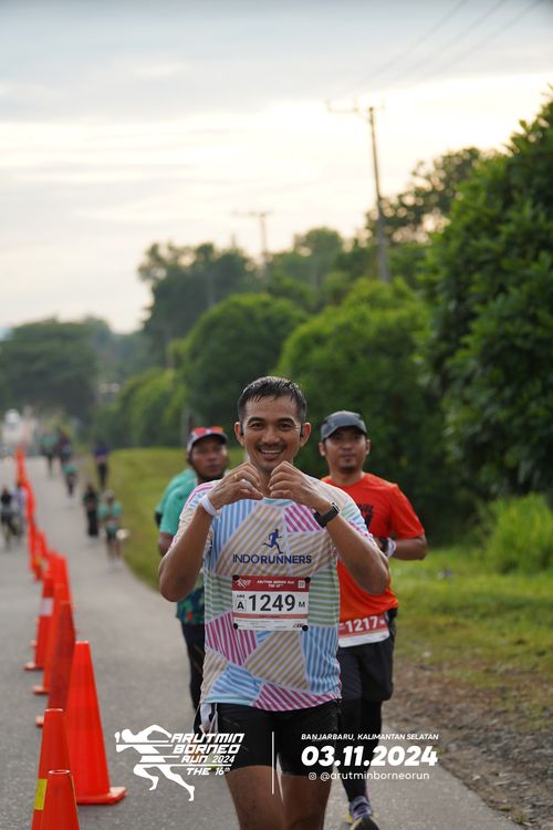 Race photo from Arutmin Borneo Run 2024