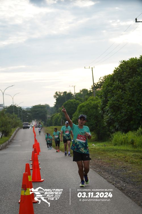 Race photo from Arutmin Borneo Run 2024