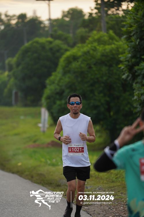 Race photo from Arutmin Borneo Run 2024