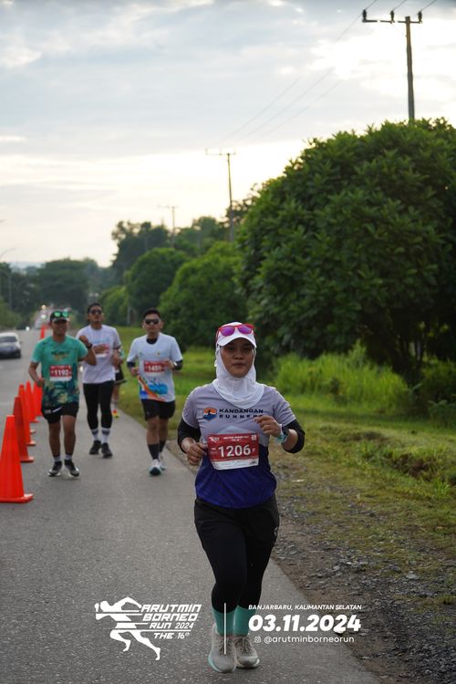 Race photo from Arutmin Borneo Run 2024