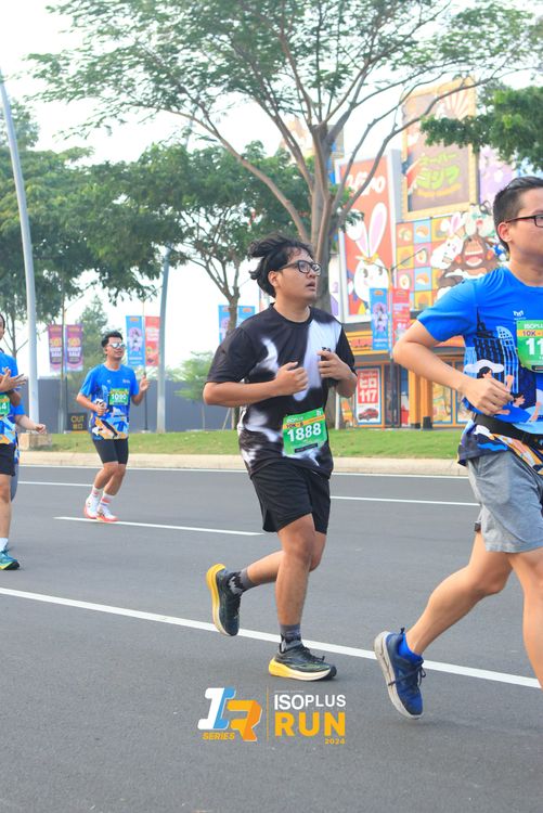 Race photo from ISOPlus Run 2024 Jakarta