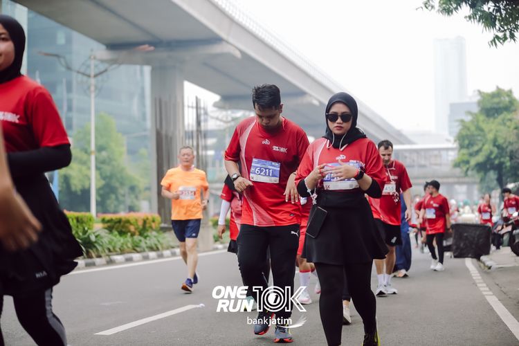 Race photo from ONE RUN 10 K