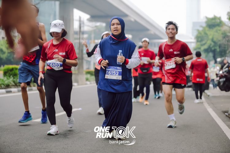 Race photo from ONE RUN 10 K