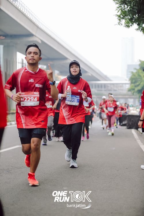 Race photo from ONE RUN 10 K