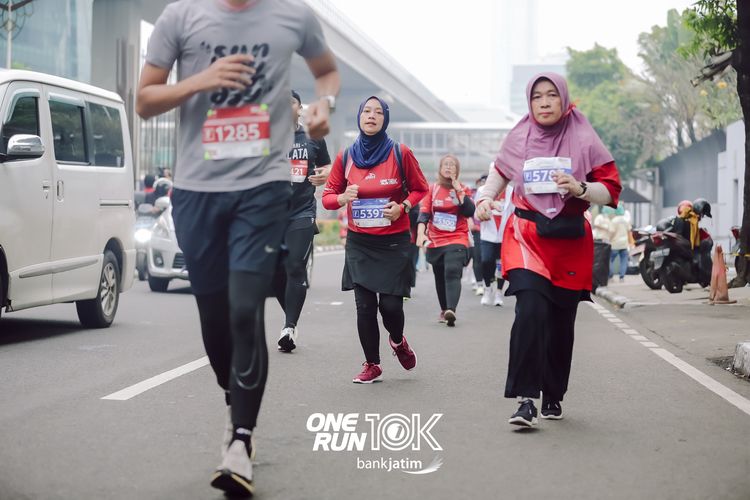 Race photo from ONE RUN 10 K