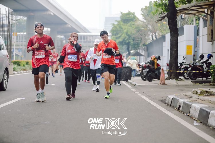 Race photo from ONE RUN 10 K