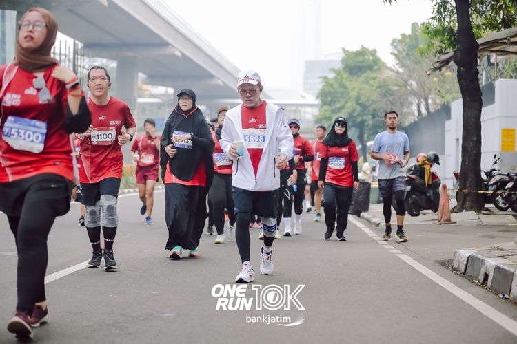 Race photo from ONE RUN 10 K