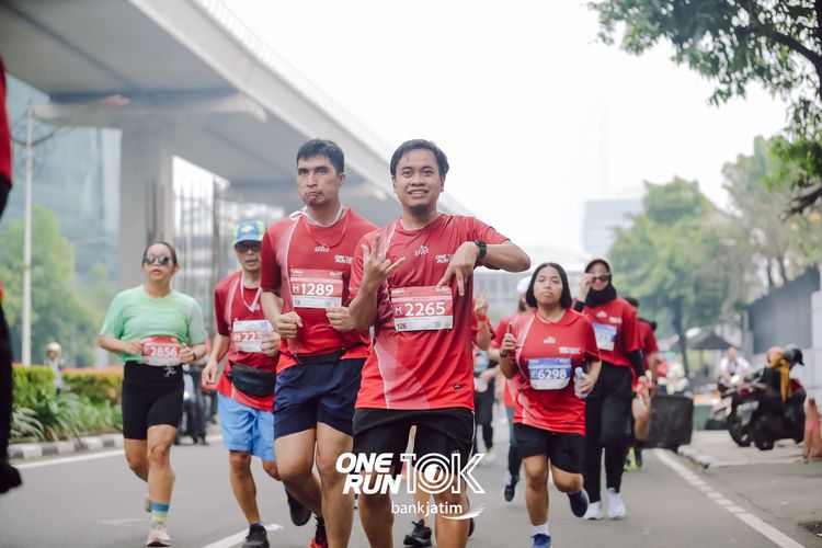 Race photo from ONE RUN 10 K