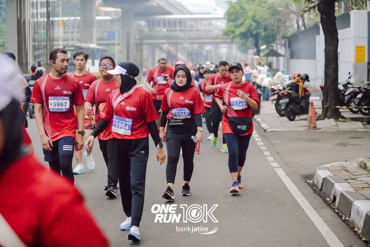 Race photo from ONE RUN 10 K