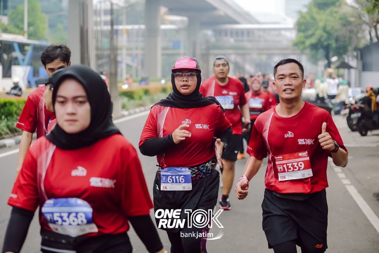 Race photo from ONE RUN 10 K