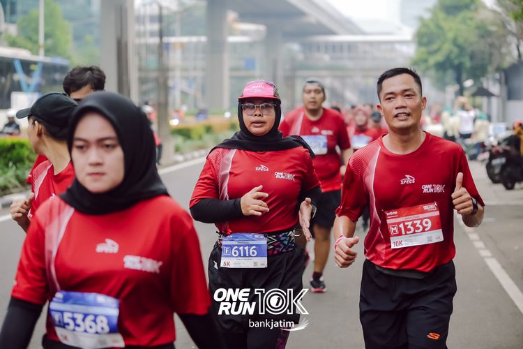 Race photo from ONE RUN 10 K
