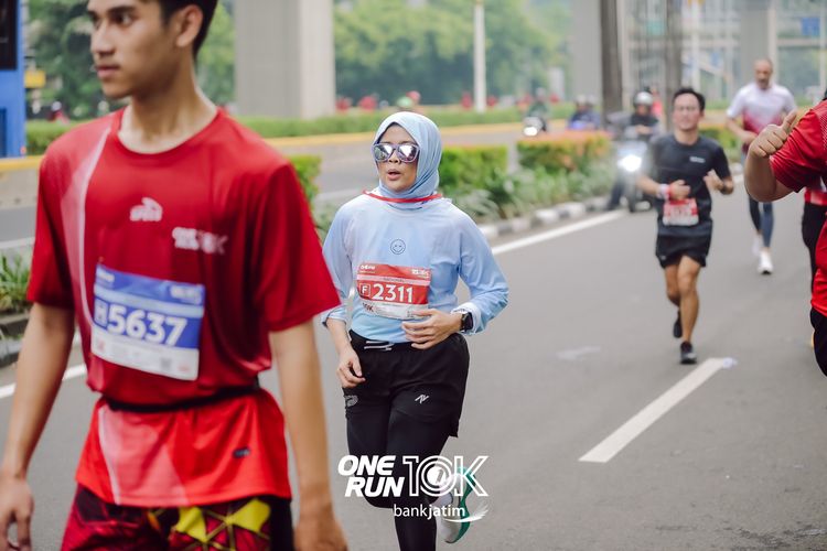Race photo from ONE RUN 10 K