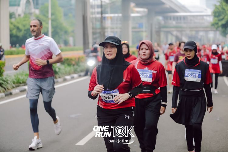 Race photo from ONE RUN 10 K