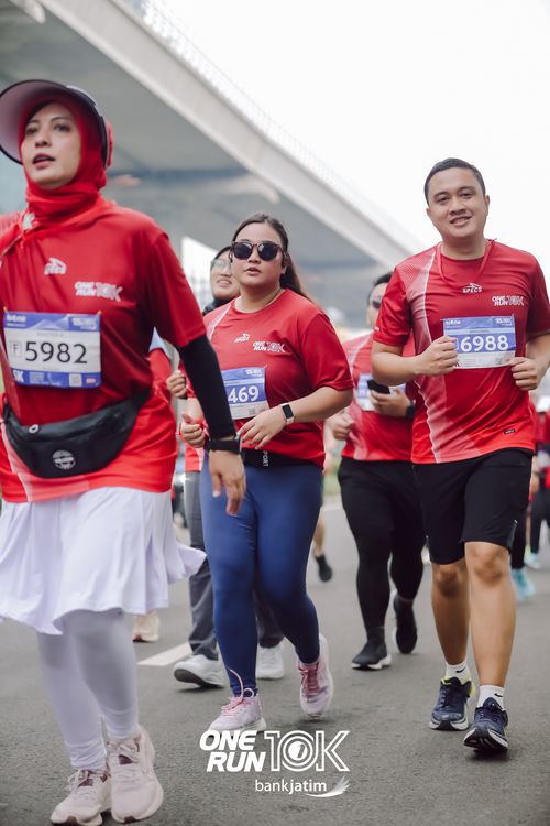 Race photo from ONE RUN 10 K