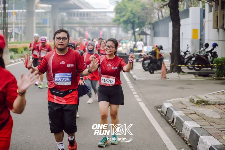 Race photo from ONE RUN 10 K