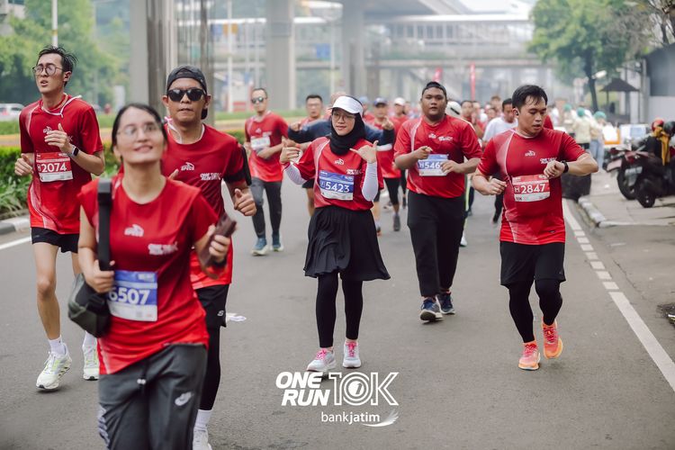 Race photo from ONE RUN 10 K