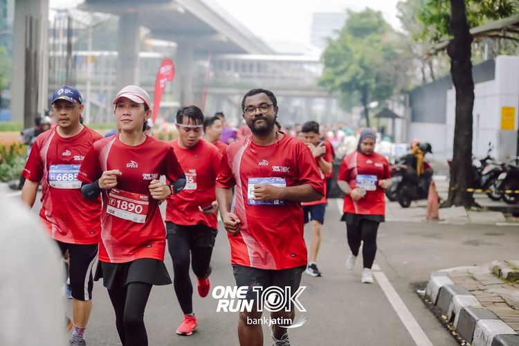 Race photo from ONE RUN 10 K