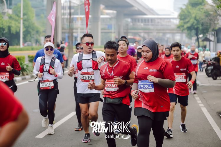Race photo from ONE RUN 10 K