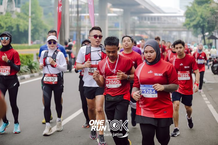 Race photo from ONE RUN 10 K