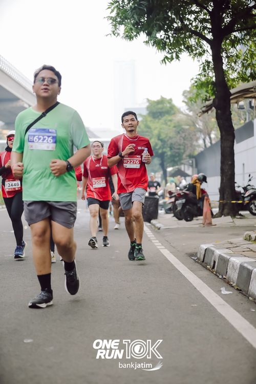 Race photo from ONE RUN 10 K