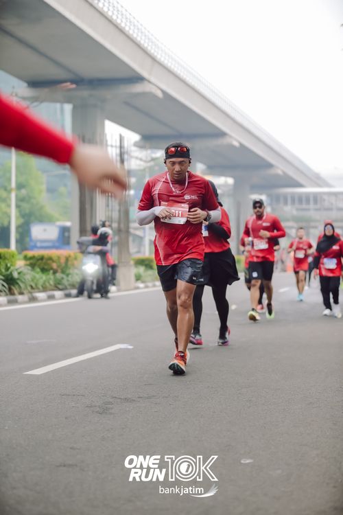 Race photo from ONE RUN 10 K