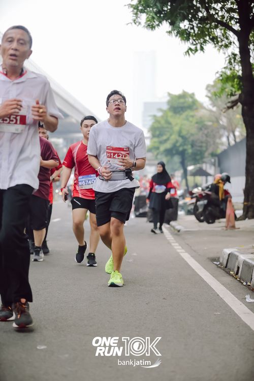 Race photo from ONE RUN 10 K