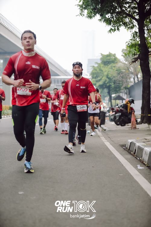 Race photo from ONE RUN 10 K