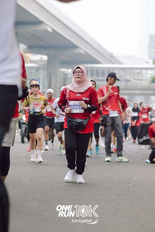 Race photo from ONE RUN 10 K