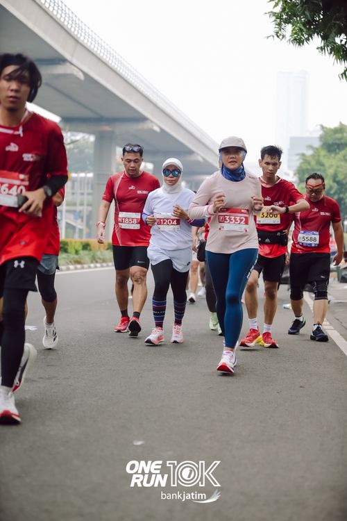 Race photo from ONE RUN 10 K