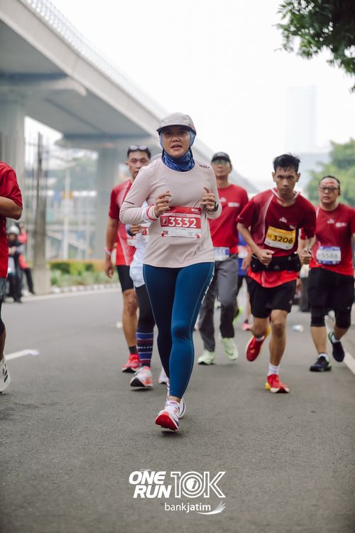 Race photo from ONE RUN 10 K
