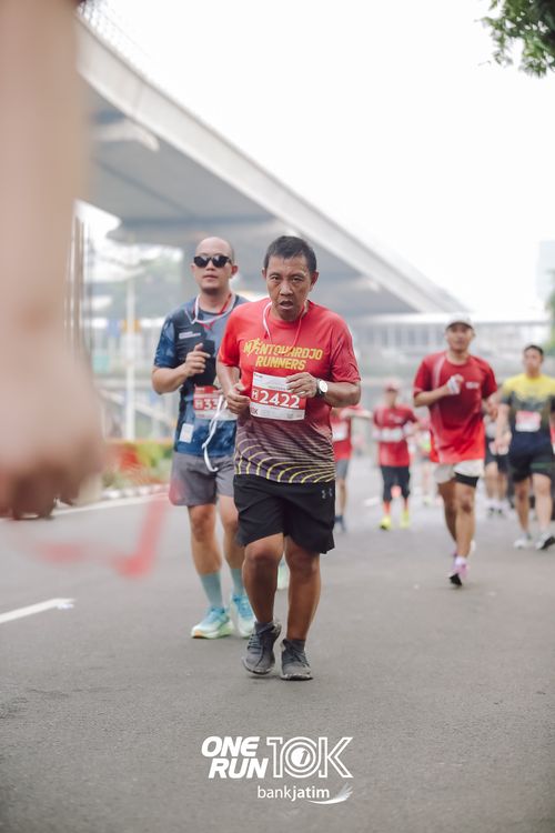 Race photo from ONE RUN 10 K