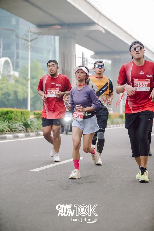 Race photo from ONE RUN 10 K