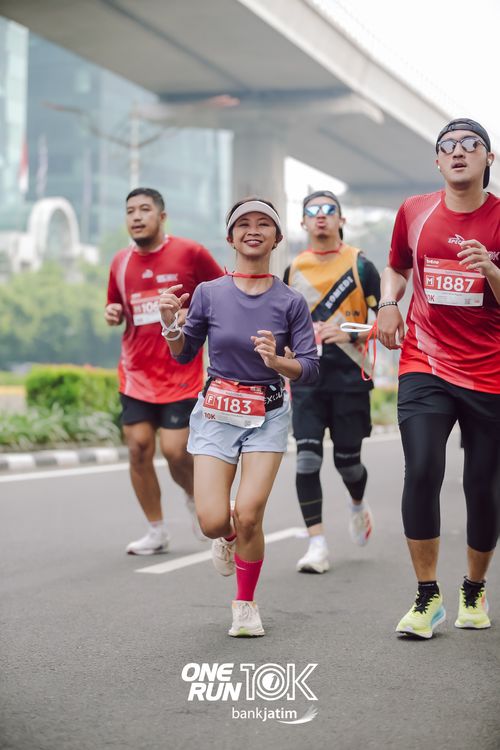 Race photo from ONE RUN 10 K