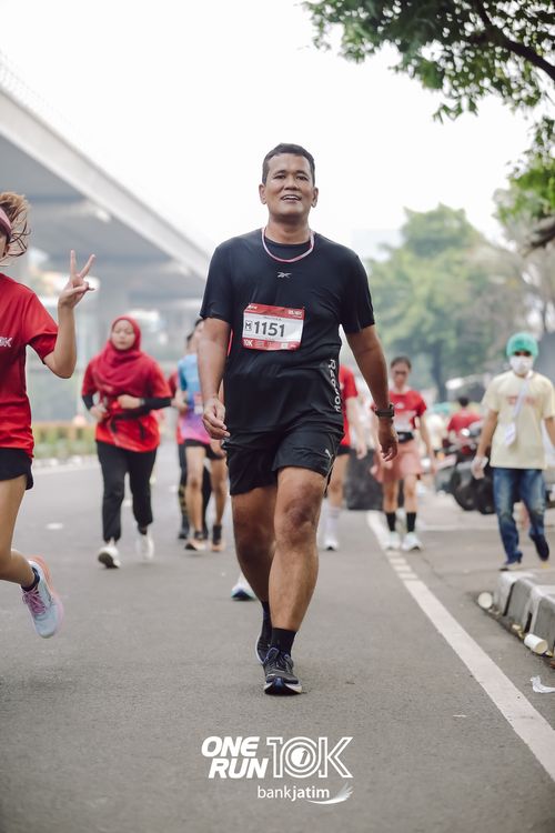 Race photo from ONE RUN 10 K