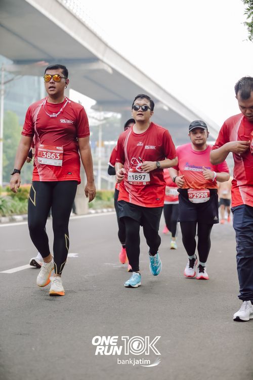 Race photo from ONE RUN 10 K