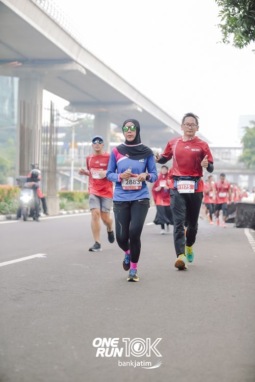 Race photo from ONE RUN 10 K