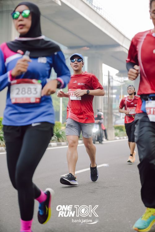 Race photo from ONE RUN 10 K