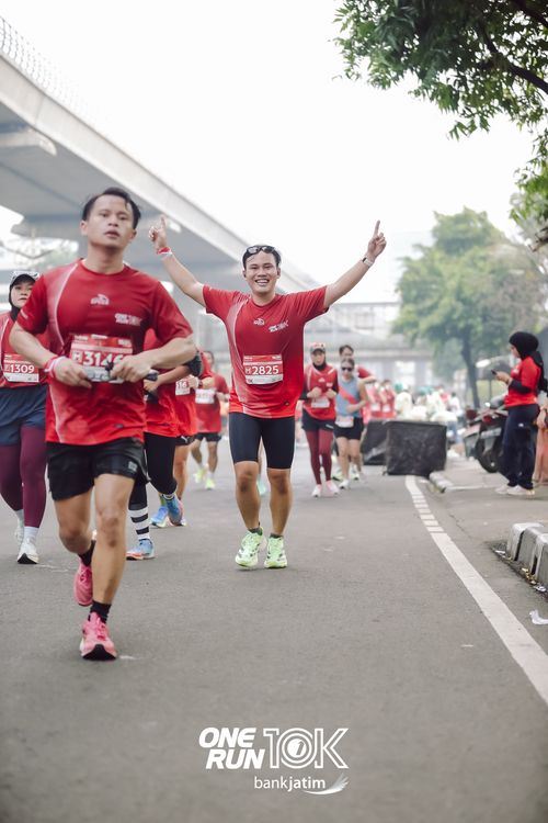 Race photo from ONE RUN 10 K