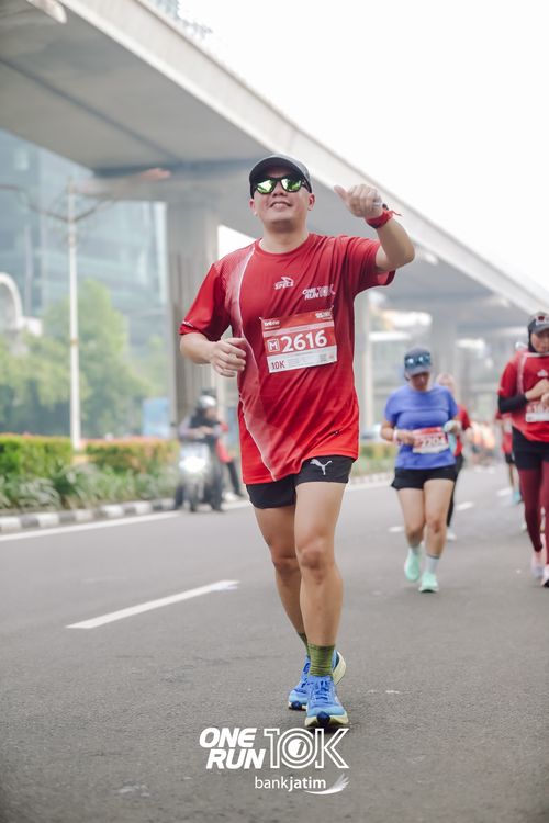 Race photo from ONE RUN 10 K