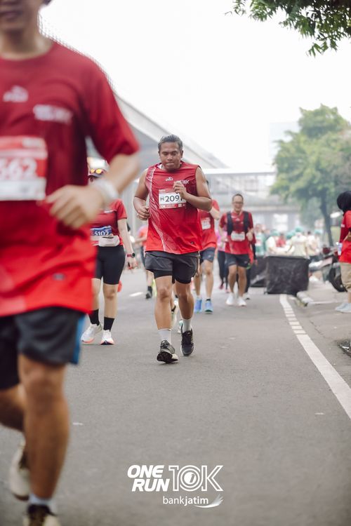 Race photo from ONE RUN 10 K