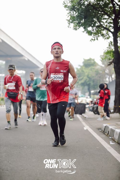Race photo from ONE RUN 10 K