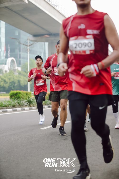 Race photo from ONE RUN 10 K