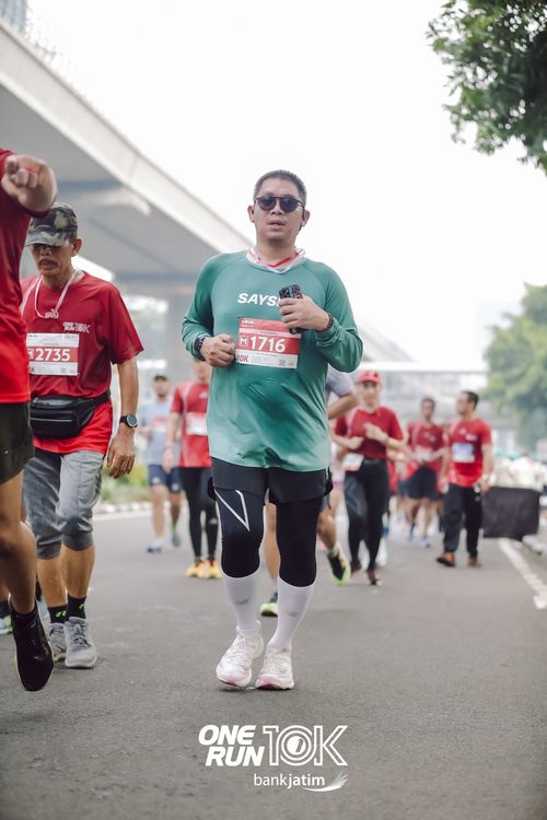 Race photo from ONE RUN 10 K