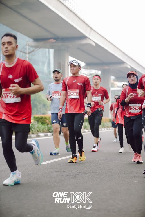 Race photo from ONE RUN 10 K