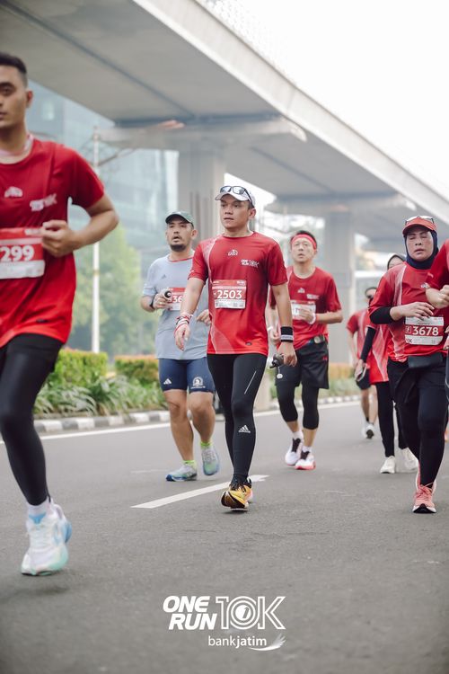 Race photo from ONE RUN 10 K