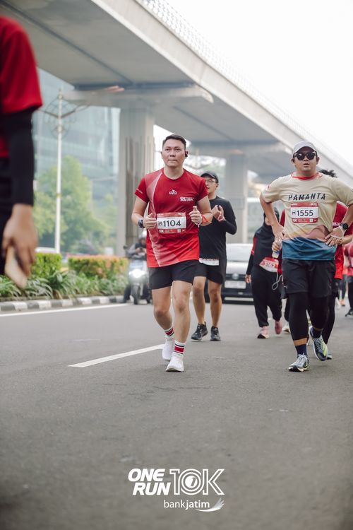 Race photo from ONE RUN 10 K